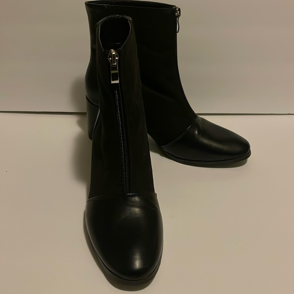 Black chunky heel booties Size euro 40 comparable to size 8.5 or 9